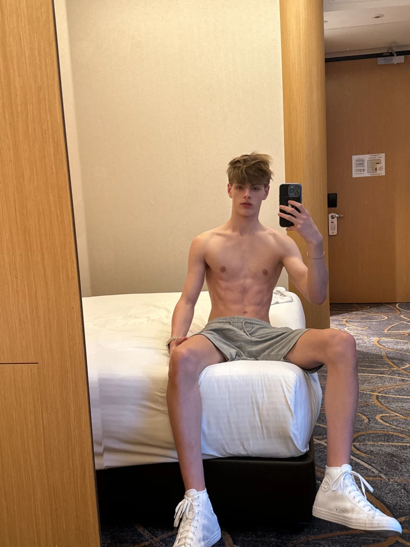 Hiii i want to hear from you what do you feel is missing on my page 