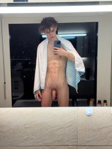 How about a quick selfie from bath
