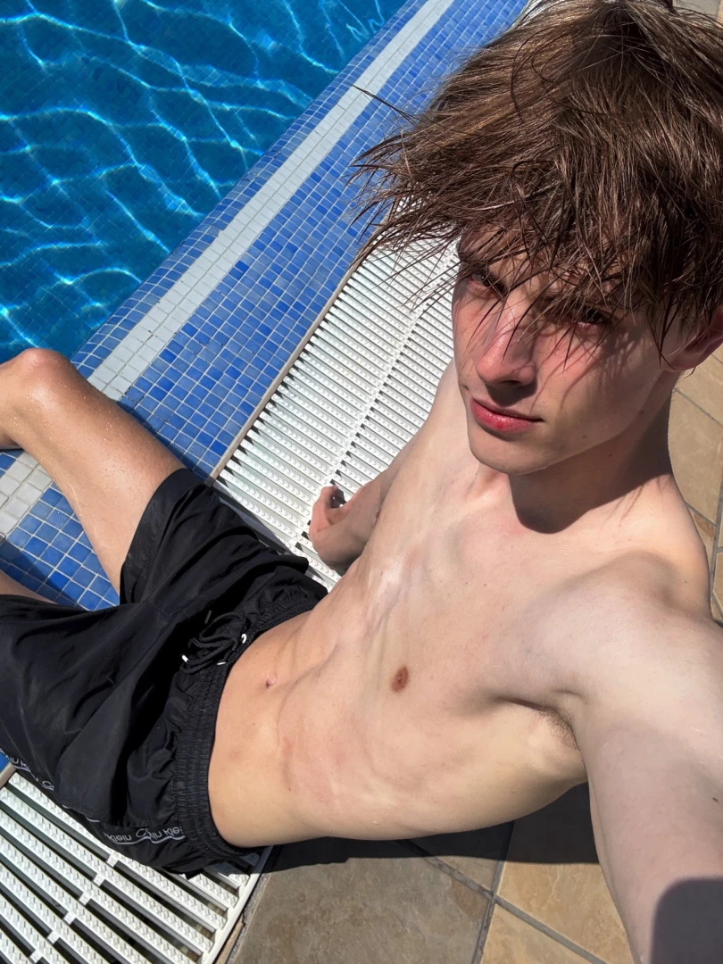 Time for a swim who s with me 