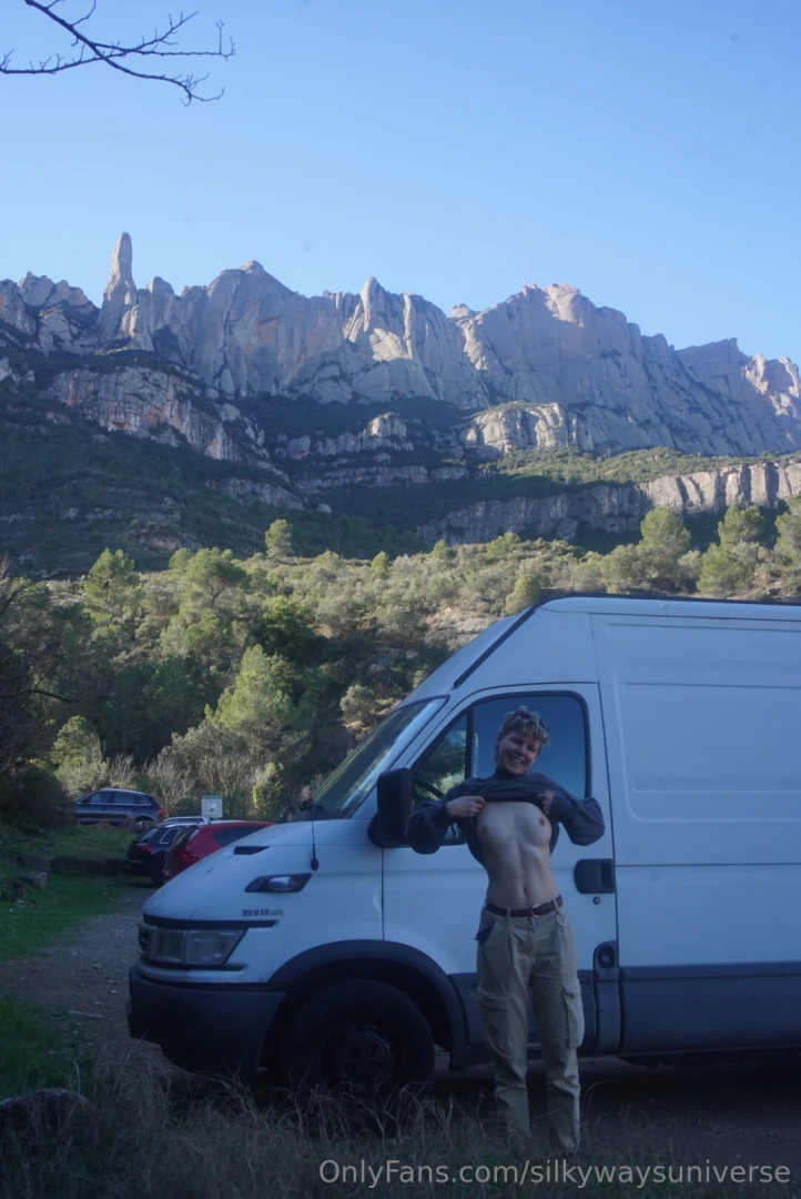 Titties out cuz i m in the mountains 