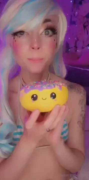 Play with your food om nom nom i m going live 