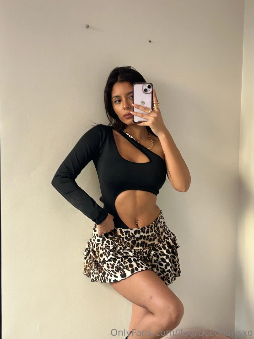 Mirror moments like these just hit different what do you think 