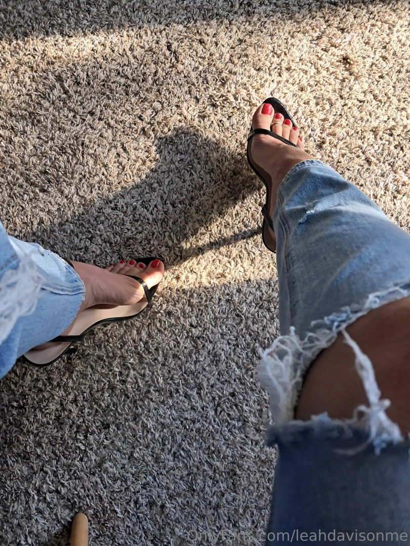 I ve been told i m the blue jean queen would you agree 