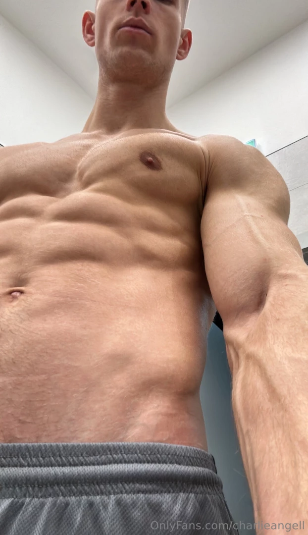 Everyone in the industry knows who nilstatum is living star with part 27 