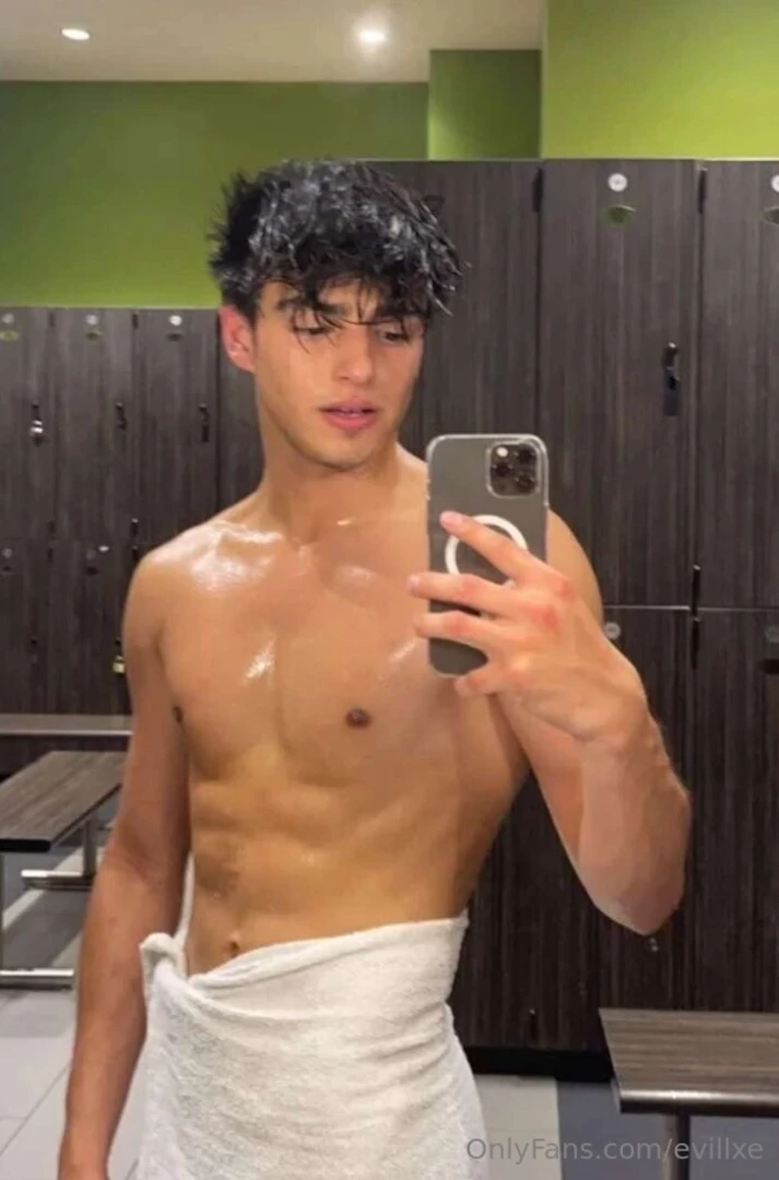 Dripping come lick it off send me a message 