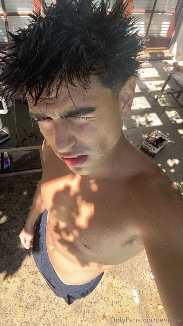 Bite my pecs 