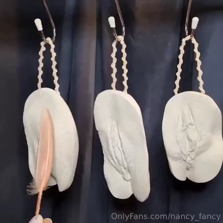 Look at those gorgeous vulvas 