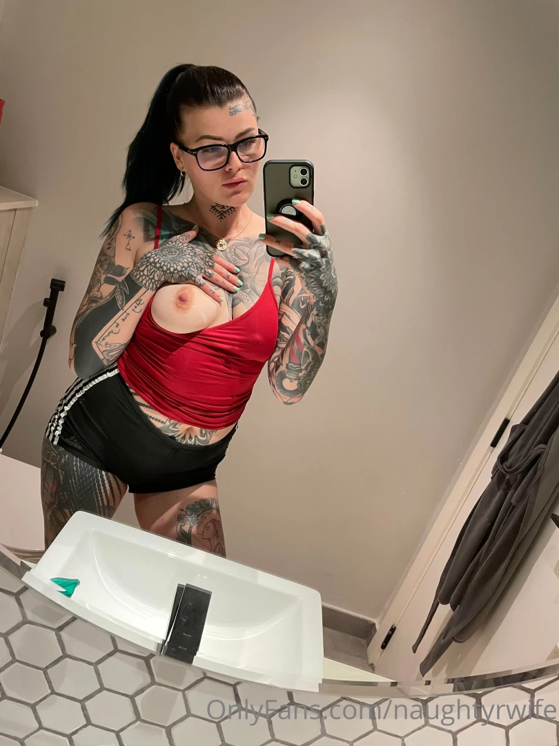 My favorite outfit are definitely boyfriend shorts swipe to see me part 2 