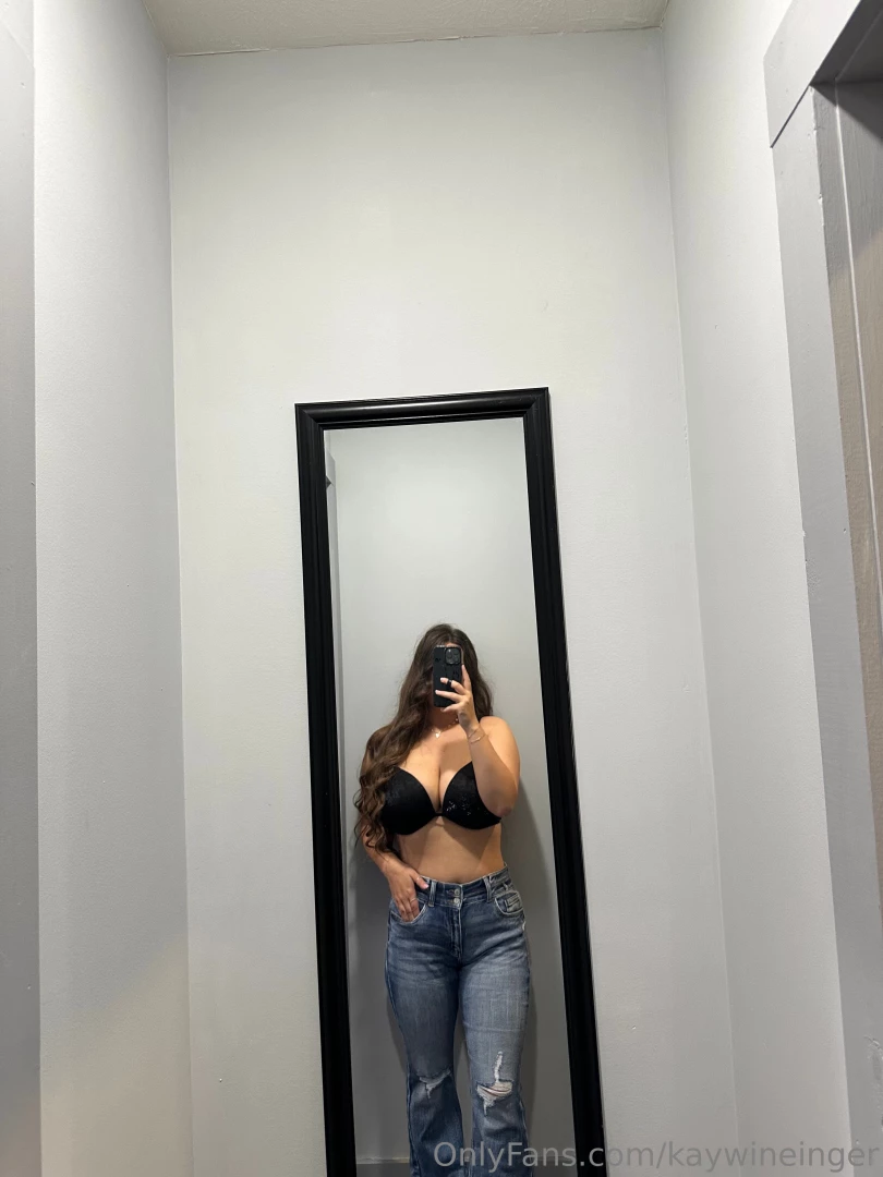 Getting ready for the day what are u guys doing today 