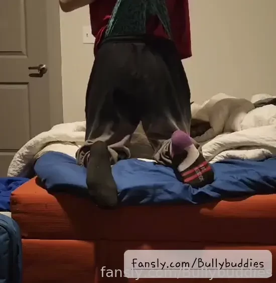 Sassy getting in his wedgie this week with a nice self atomic love 