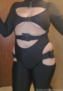 Tried on a new outfit this morning i think it hugs my curves pretty part 2