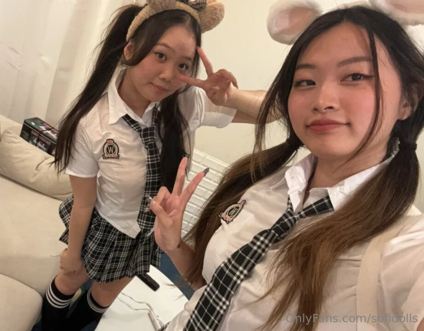 Your sexiest girlfriends selling 4hrs livestream duo vod 