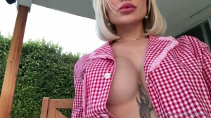 laynabootv - Brand new at an airbnb in palm springs and i was feeling horny the 