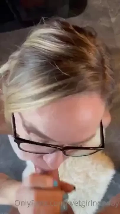 Blowjob og anal med hul buttplugg kjennes som en fleshlight anal part 2 