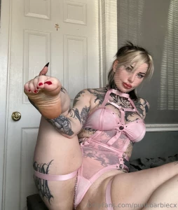 Wheres my feet people curious if i went live on here what days would part 1