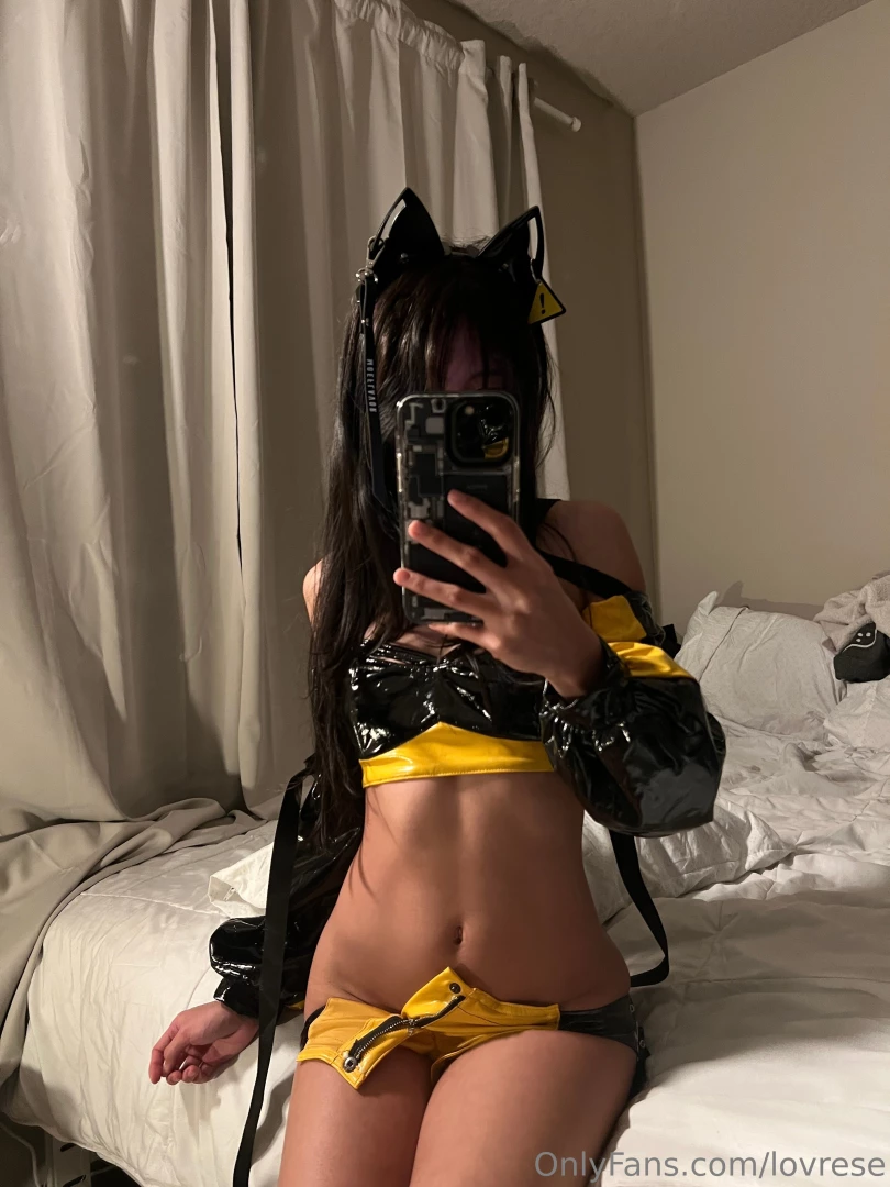 This girl is showing her bare ass on the internet she needs to be 