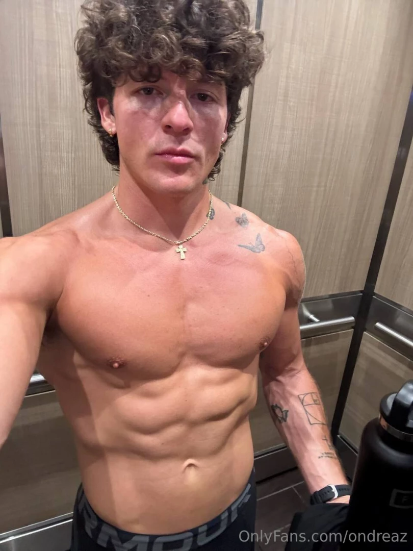 Yeah the elevator got hot real fast blame the view 