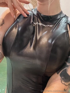 New selfieset is out in your dms featuring my beloved
