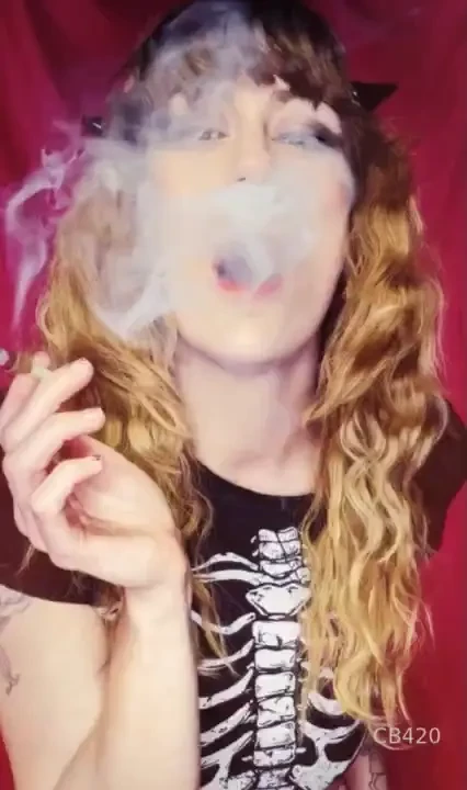 Wanna smoke with a devil check your msgs 