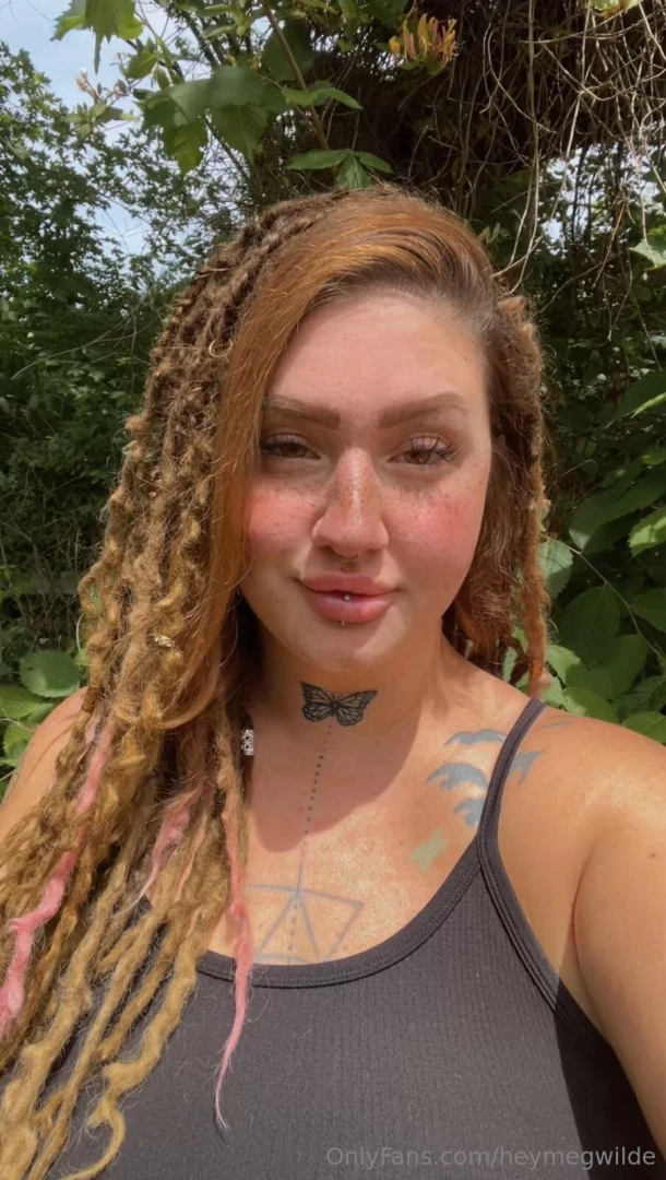 Your most beautiful princess says good morning 