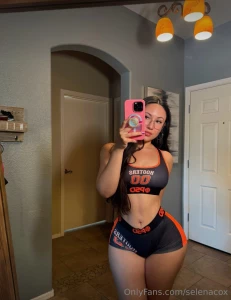 Wow nbsp bubble butt beauty theselenaflores has set her vip to free part 9