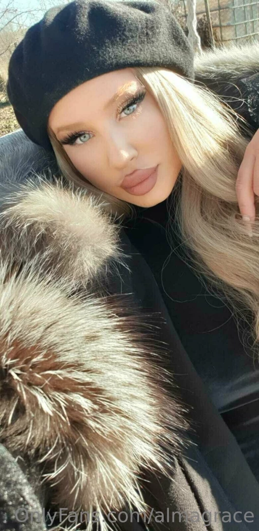 Keep me warm and make me hot you think you can handle me horny naughty 