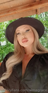 Custom videos available on request 5 min - 40 10 min - 70 fetish 5 min