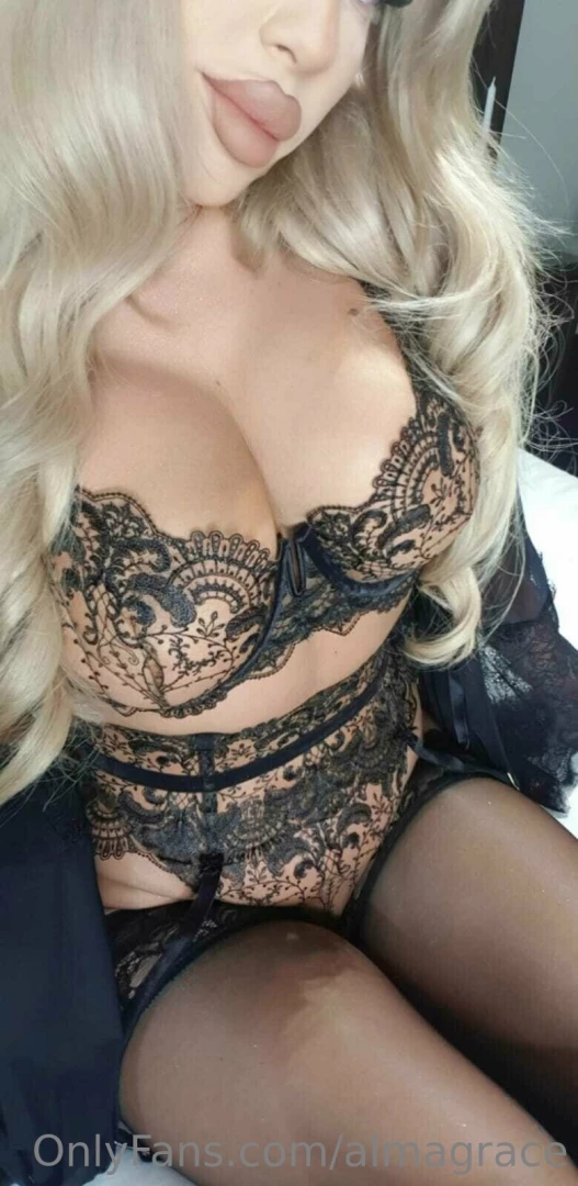 How is your day going sexy boobs bigboobs naughty hot black 