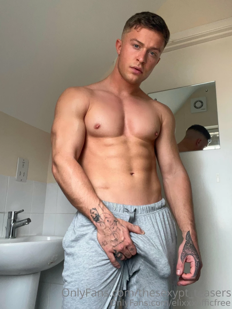 This stud bigbulgetom knows how to make cocks cum so hard subscribe 