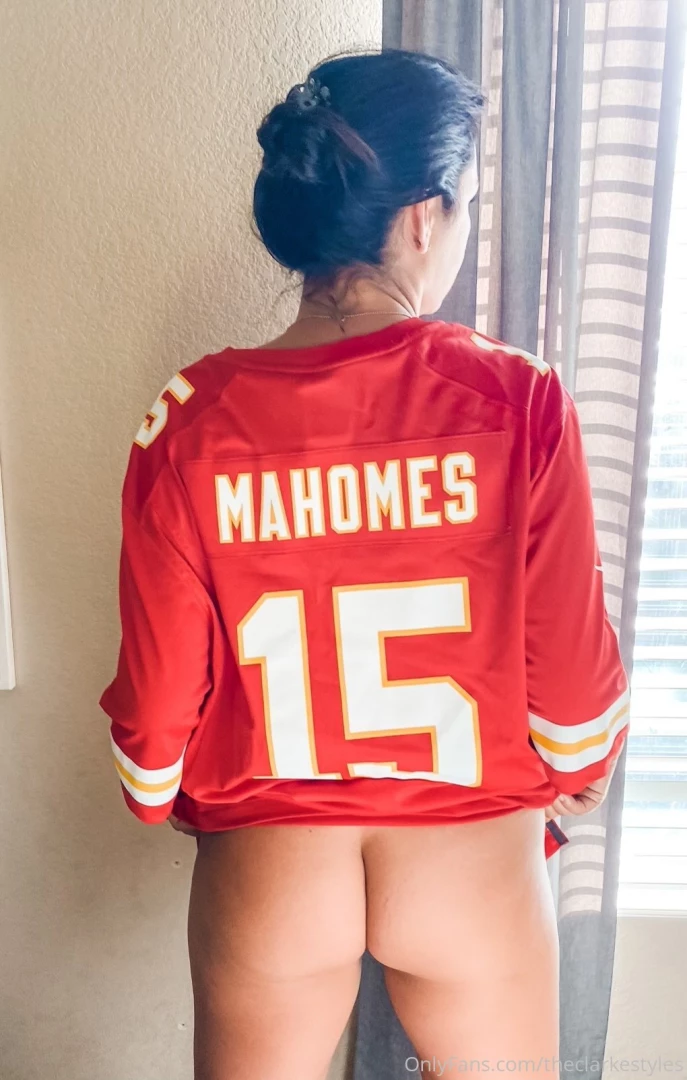 Yayyyy football is back 