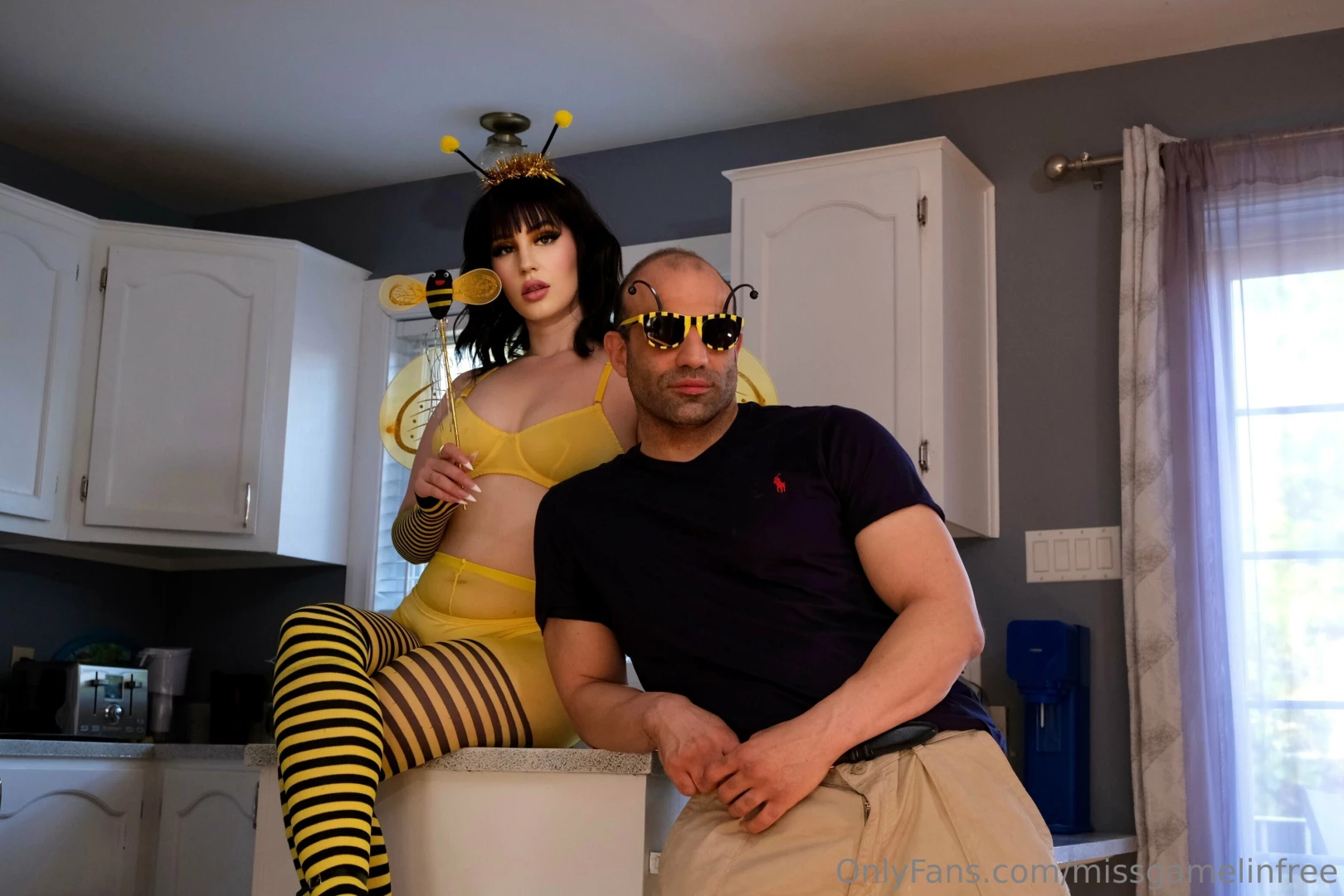 Beezz beezz missgamelin the bee starring rickhardx new movie soon part 6 