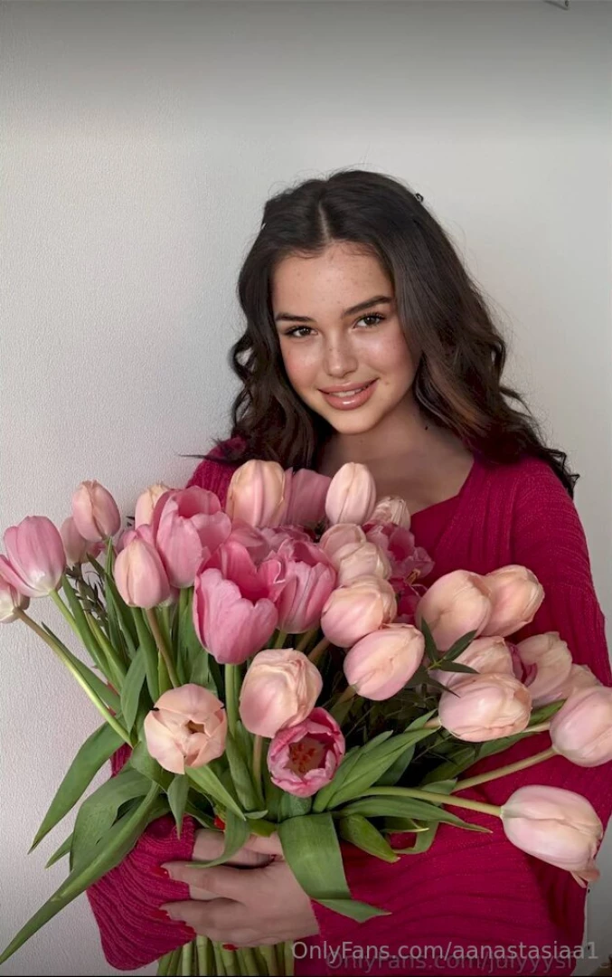 She s waiting for you julyyysfree sexy julyyysfree with big tits and part 422 