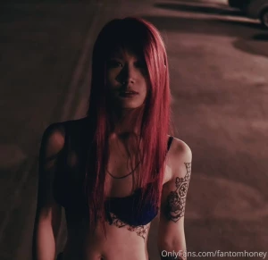 20-22 year old me when i lived in la i was able to walk out in the part 9