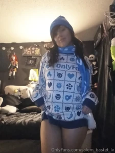 Wanna wear cozy sweaters watch christmas movies and drink hot cocoa