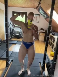 Flexing only in thong