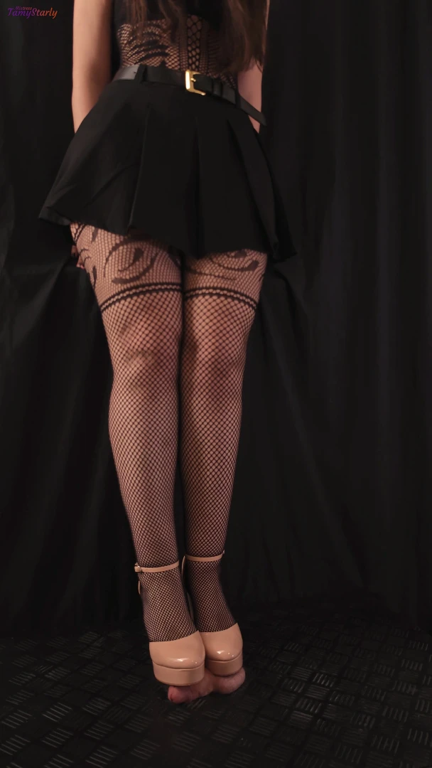 Session 139 - pink heels crushing 