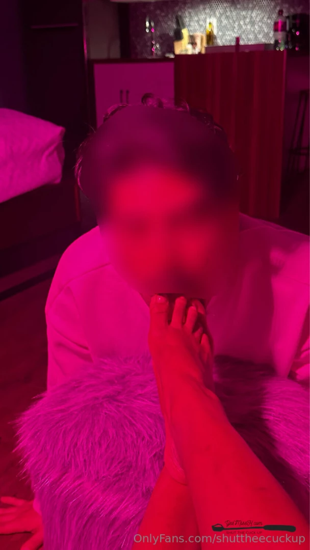 Thst s it cucky suck between every crevice of mommy s toes part 1 