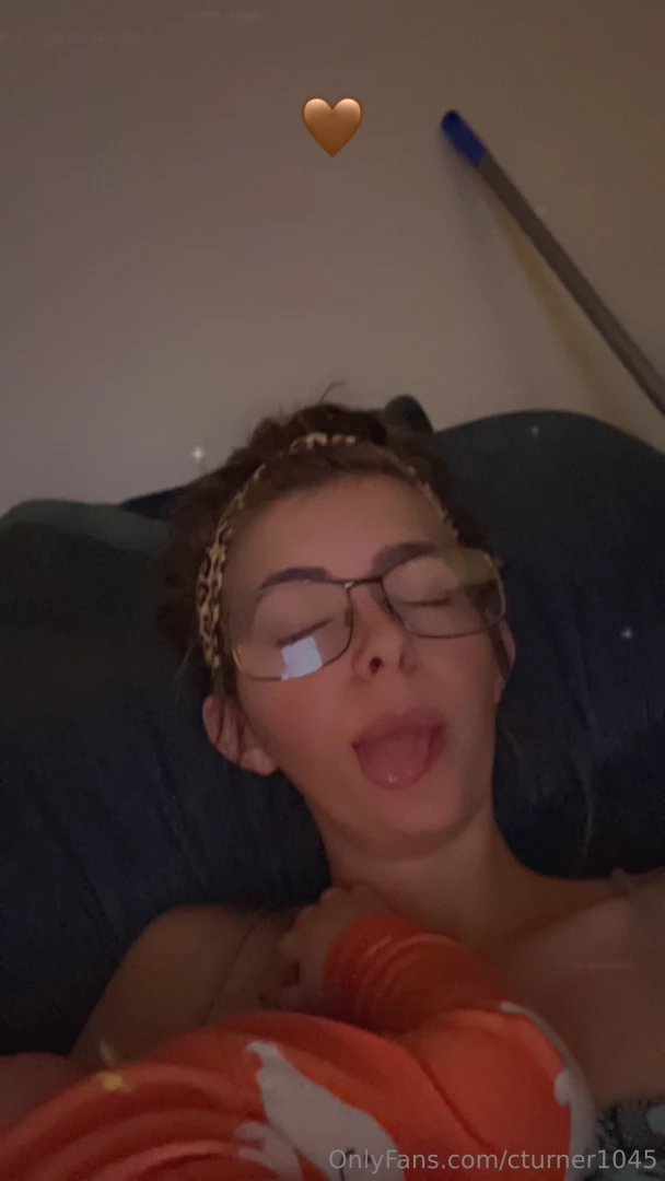 Hey everyone if anyone is wanting customs please shoot me a message 