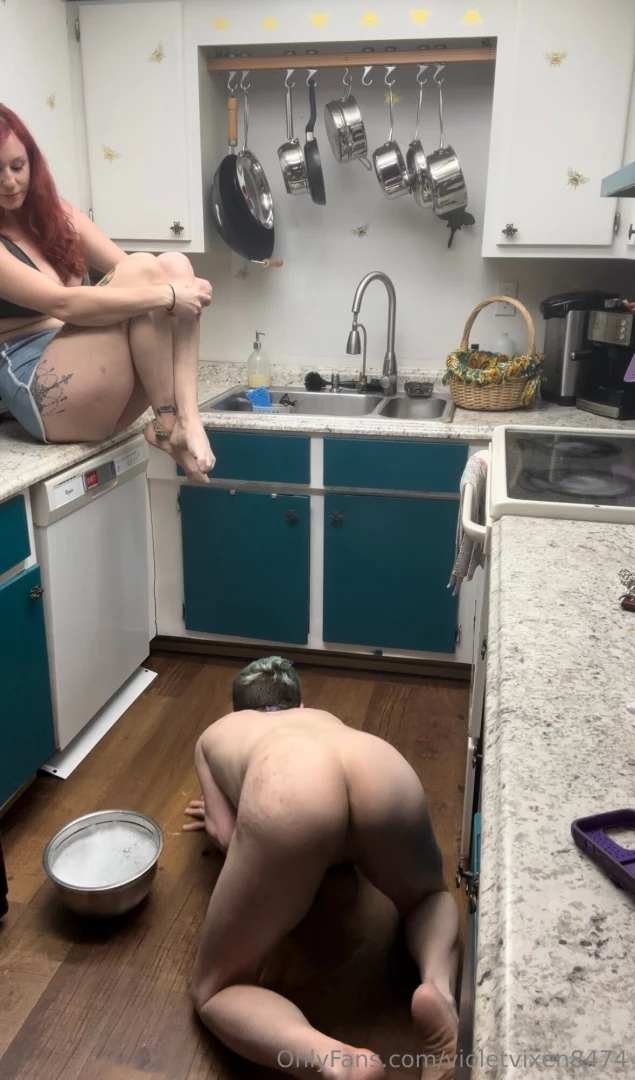 Do you want to see how i make him wash the floor with his mouth dm me 