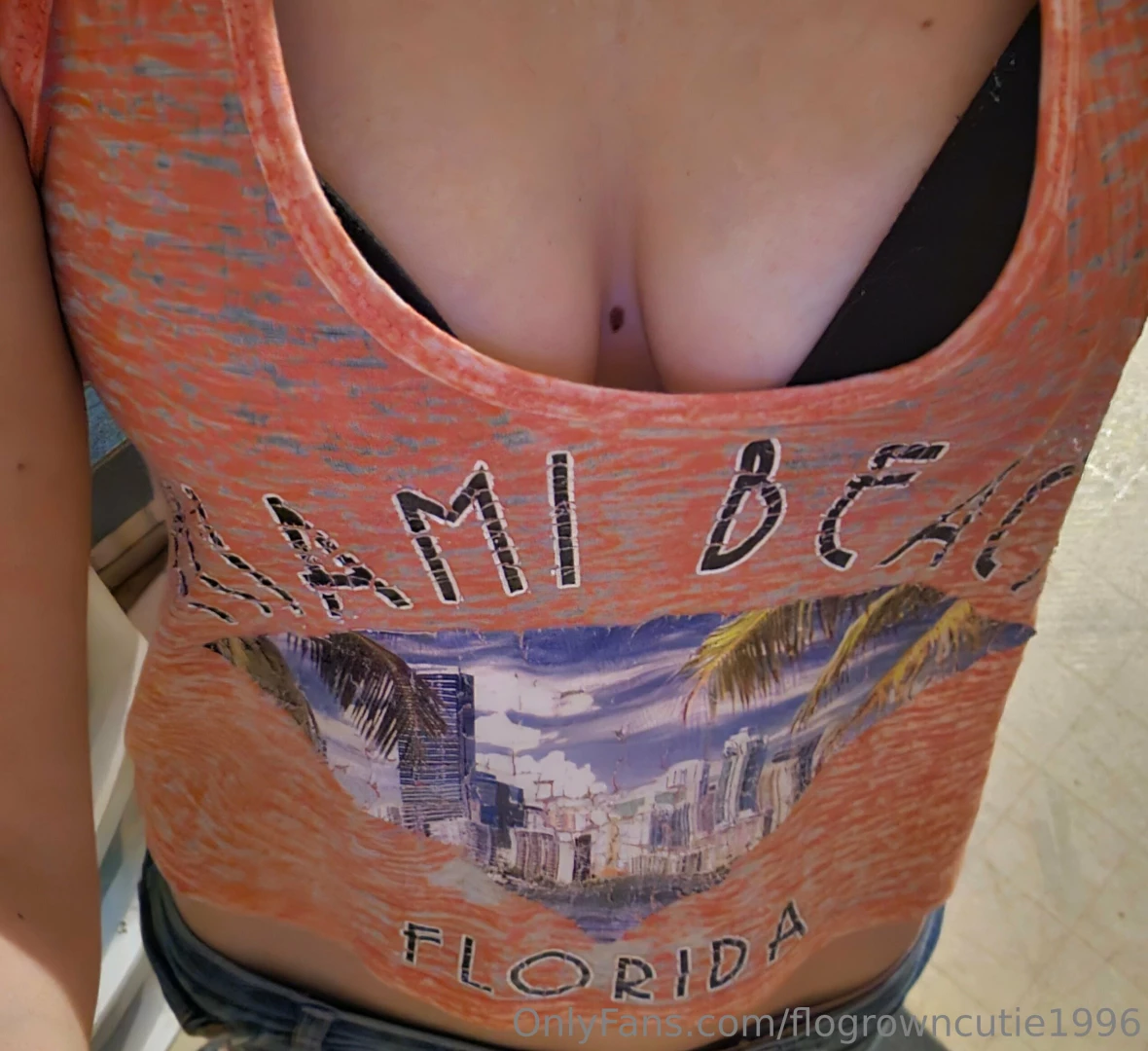 Anyone wanna support ya girl buy some content and help me get a new 