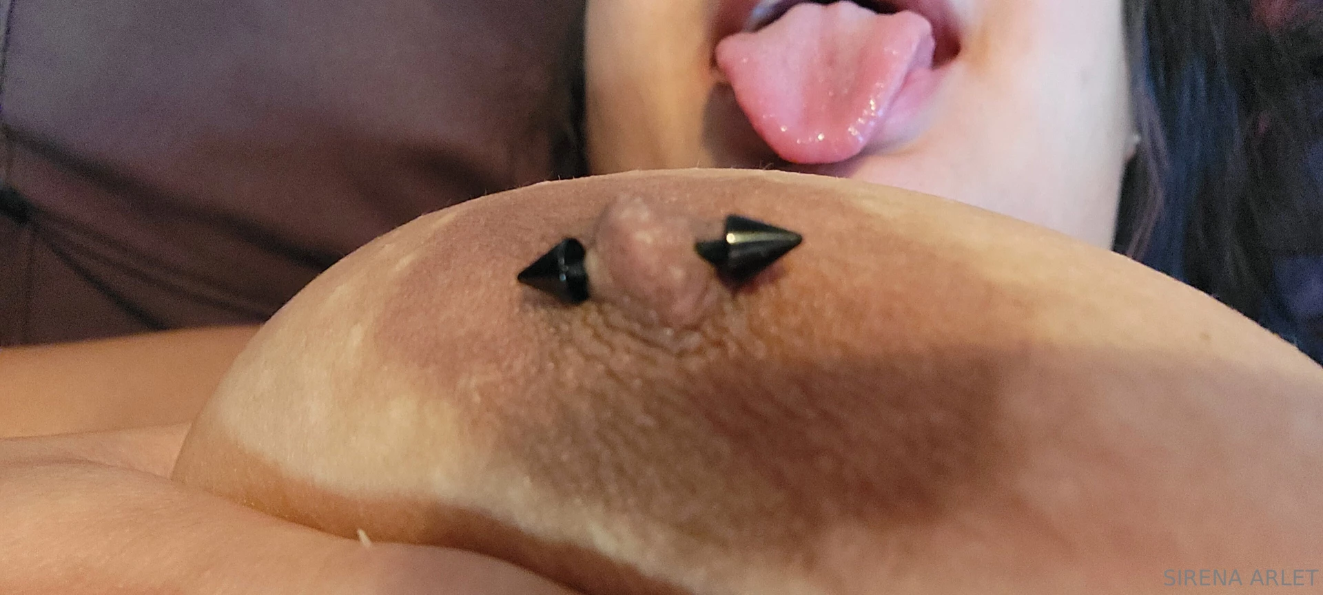 Nipples are meant to have lips on them pls 