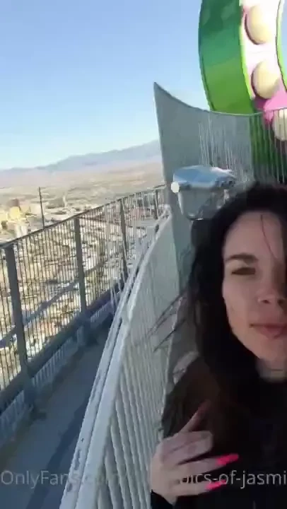 Last day in vegas so cold and windy 