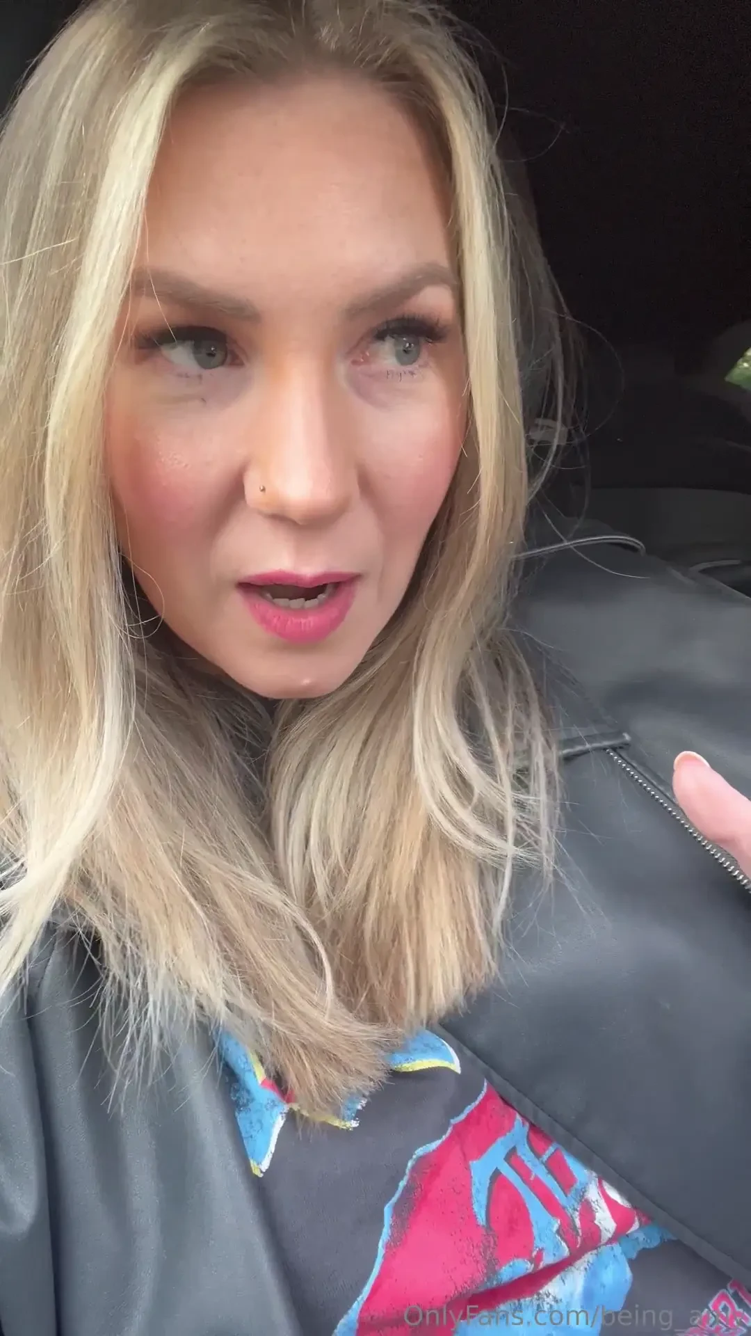 It s wednesday so that only mean one thing guess to get your freebie 