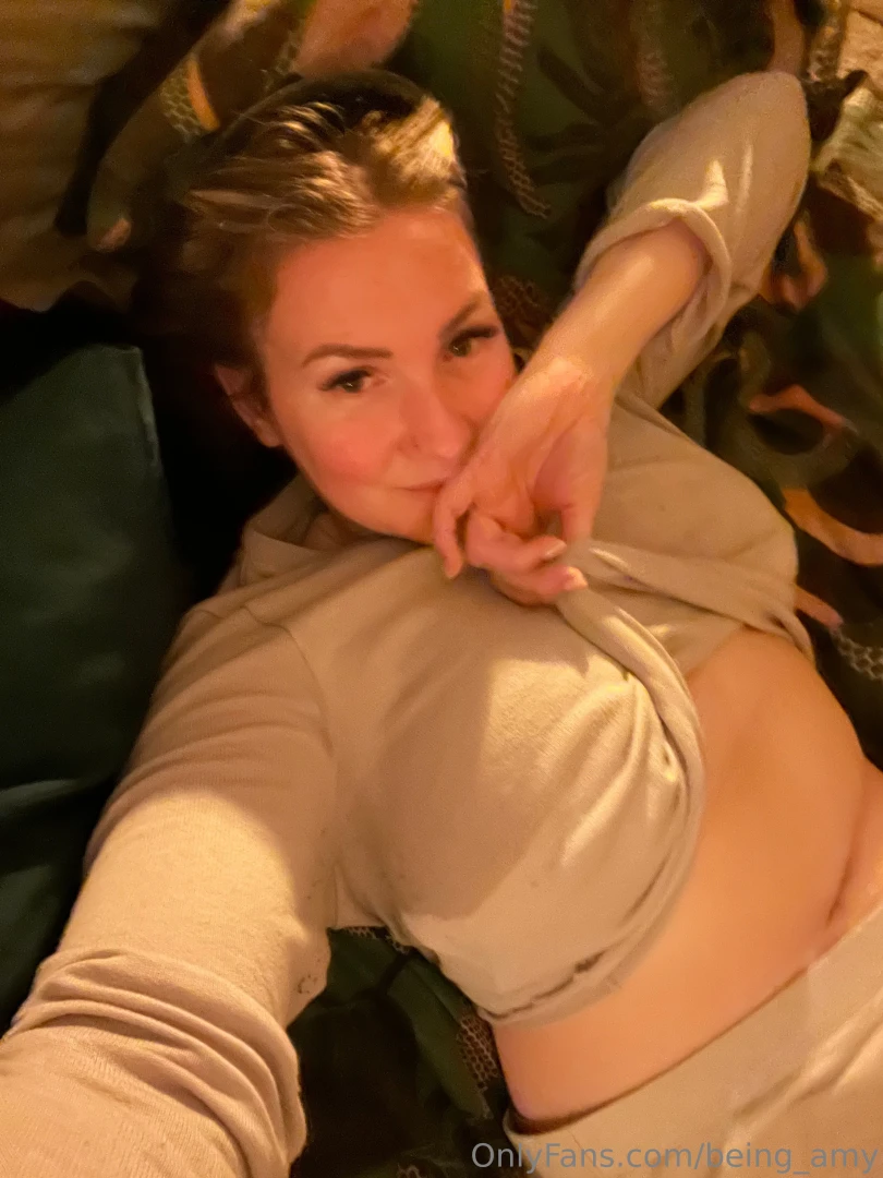 Getting a early night before the office tomorrow shall we play guess 