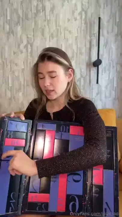 Hi your fave unboxing is here 19 we all have a lil light and darkness 