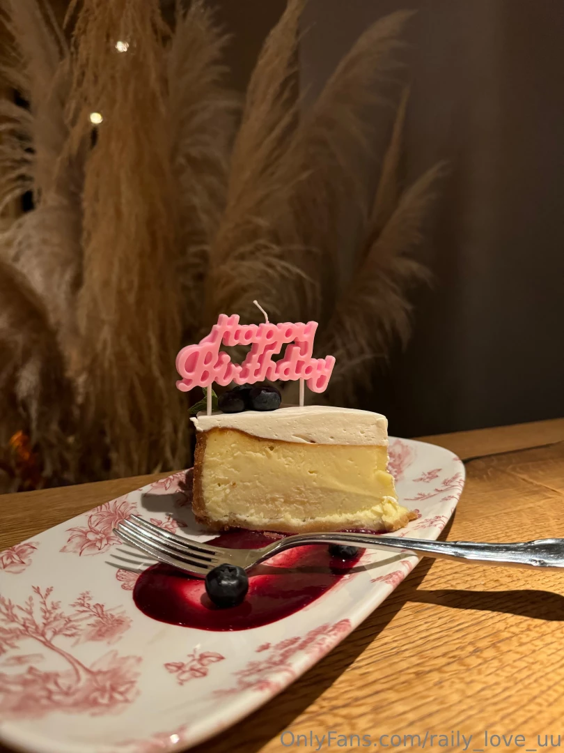 My birthday i m so happy i want to hug everyone who congratulated me 