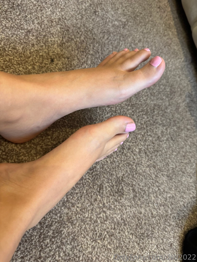 No time to go for a pedi so painted my toes at home this morning 