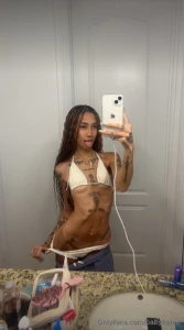 Tell me why i can t ever keep my hands to myself when i look this good