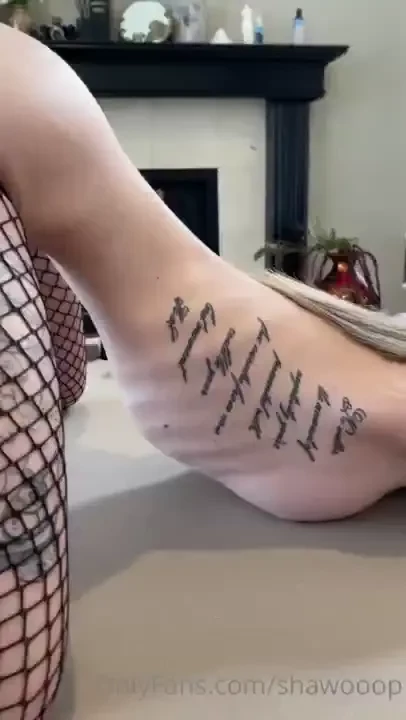 Her 90 degree angle pose in action litski613 