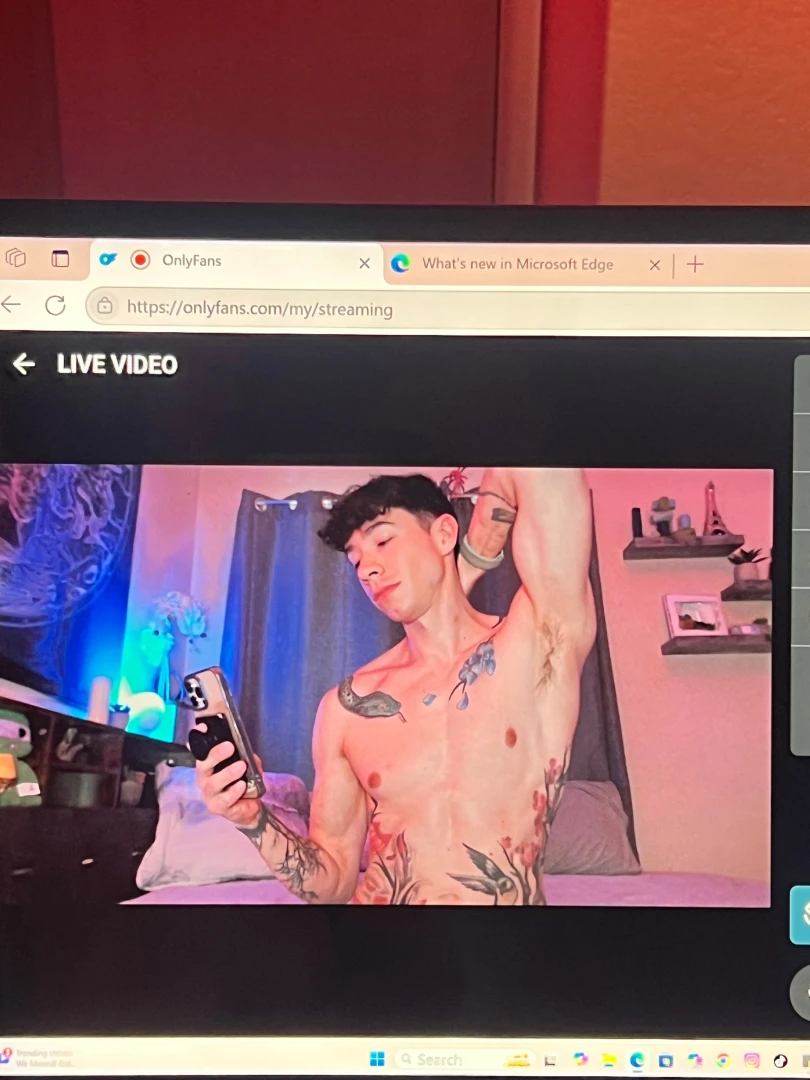 Down for personal live show just you and i dm me to schedule 